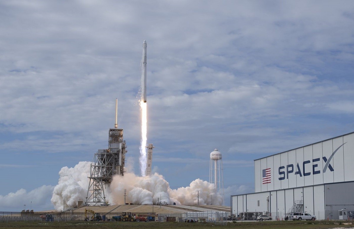 Απογείωση διαστημόπλοιου της SpaceX