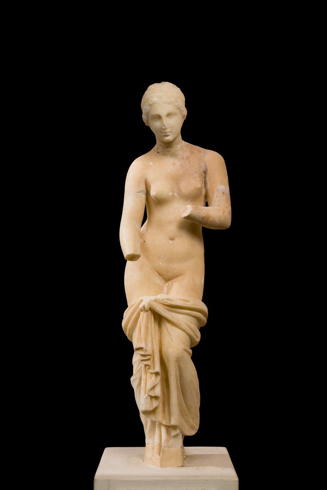Μαρμάρινο μικρό άγαλμα Αφροδίτης (2ος π.Χ. αιώνας)