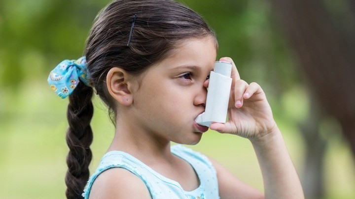 Κοριτσάκι με άσθμα μετά από νόσηση με Covid-19