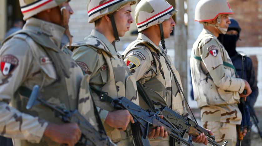 Αιγύπτιοι στρατιώτες στη σειρά
