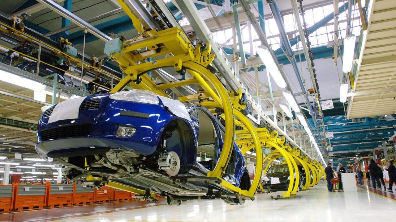 Γραμμή παραγωγής σε εργοστάσιο της FIAT στην Ιταλία