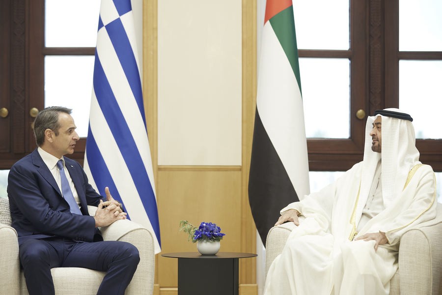 Ο Πρωθυπουργός Κυριάκος Μητσοτάκης συναντήθηκε με τον Διάδοχο του Θρόνου του Άμπου Ντάμπι Mohammed Bin Zayed Al Nahyan, κατά την επίσημη επίσκεψή του στα Ηνωμένα Αραβικά Εμιράτα