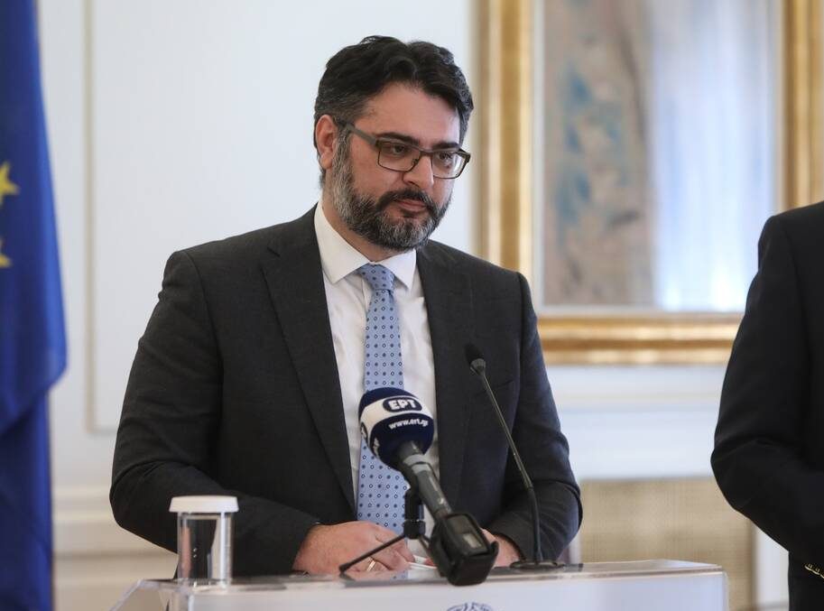 Μανώλης Ανδρουλάκης - (Λειτουργεί ξανά η ελληνική Πρεσβεία στο Κίεβο - Ανέλαβε ως επιτετραμμένος ο Μ. Ανδρουλάκης)