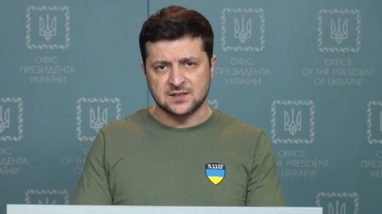 Ζελένσκι: Ζητά σκληρή απάντηση μετά τον βομβαρδισμό του πυρηνικού σταθμού Ζαπορίζια