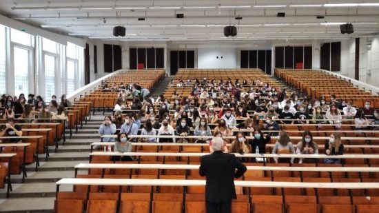 Opinion Poll: Το 54,1% υπέρ της ίδρυσης μη κρατικών πανεπιστημίων στην Ελλάδα