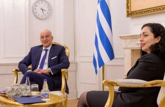 Οι εξελίξεις στην ευρύτερη περιοχή στη συνάντηση του Ν. Δένδια με την Κοσοβάρα Πρόεδρο