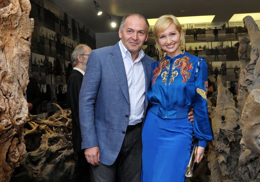 Ο ουκρανός μεγιστάνας ατσαλιού και συλλέκτης Βίκτορ Πίντσακ και η σύζυγός του Ολένα