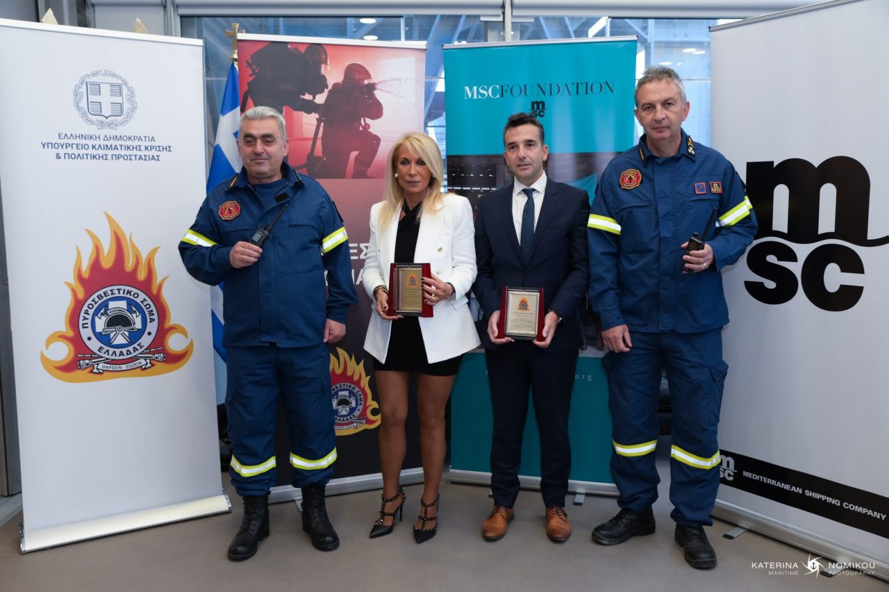 Το MSC Foundation δώρισε ασυρμάτους τελευταίας τεχνολογίας στο Ελληνικό Πυροσβεστικό Σώμα