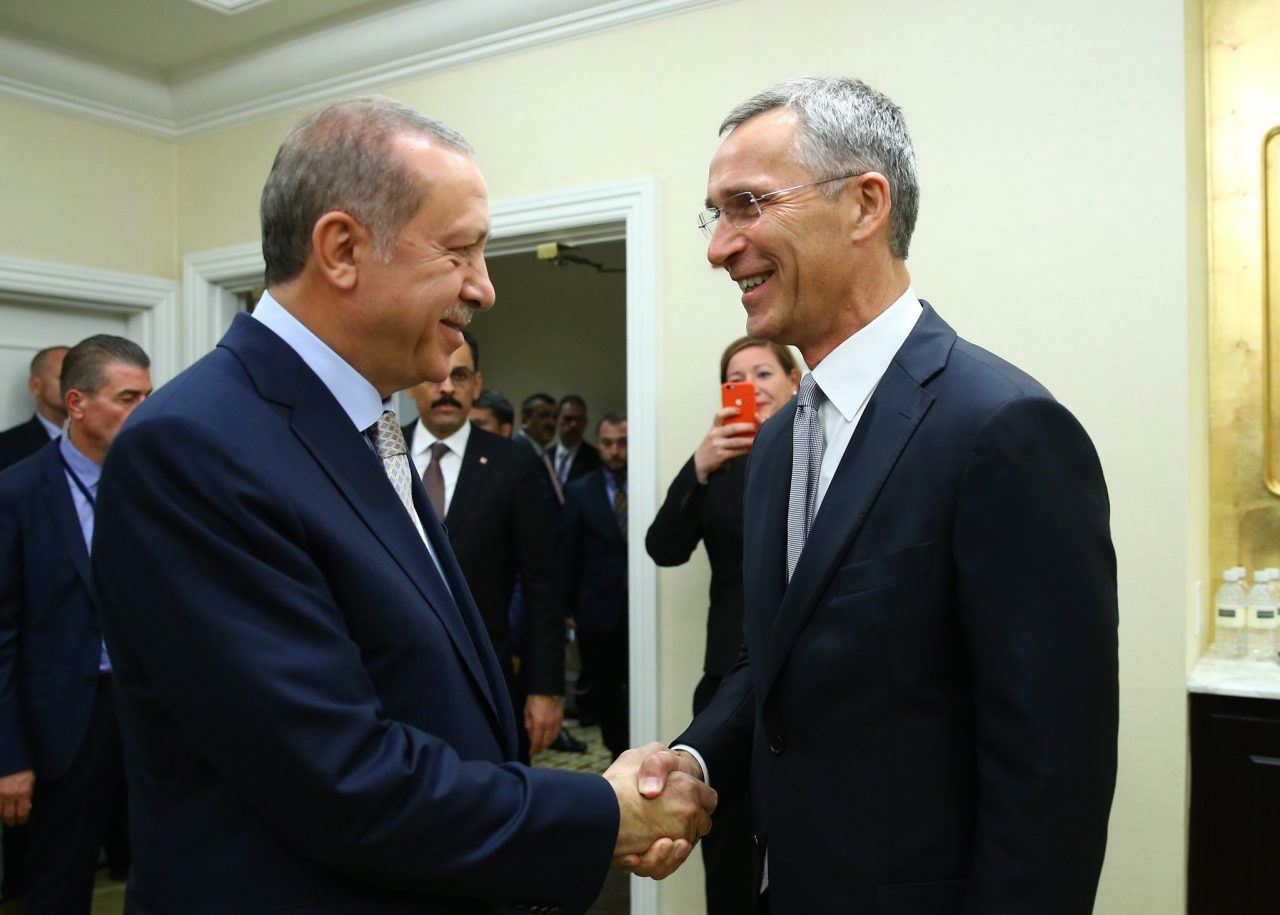 Ο Πρόεδρος της Τουρκίας, Ταγίπ Ερντογάν με τον Γενικό Γραμματέα του ΝΑΤΟ, Γενς Στόλτενμπεργκ