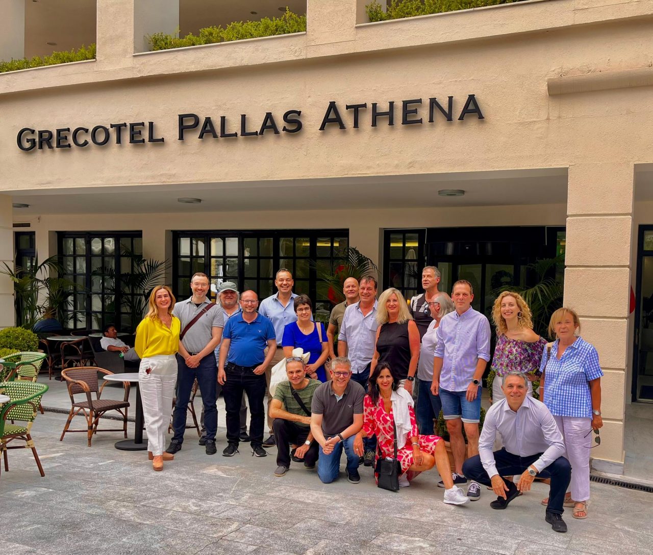 Επικεφαλής της TUI Ελβετίας και εκπρόσωποι κορυφαίων ελβετικών τουριστικών πρακτορείων με στελέχη της Grecotel σε ξενοδοχεία του Ομίλου στην Αθήνα και την Κέρκυρα, στο πλαίσιο του ταξιδιού εξοικείωσης που πραγματοποιήθηκε πρόσφατα