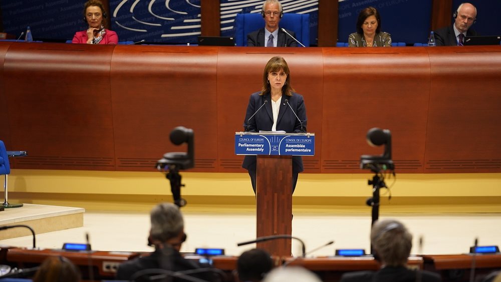 Η Κατερίνα Σακελλαροπούλου στο βήμα της Κοινοβουλευτικής Συνέλευσης του Συμβουλίου της Ευρώπης