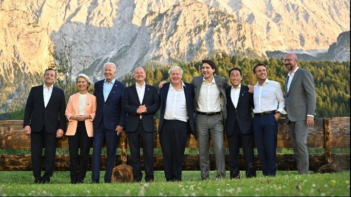 Οι ηγέτες των G7 στην οικογενειακή φωτογραφία της συνάντησης της Γερμανίας τον Ιούνιο του 2022