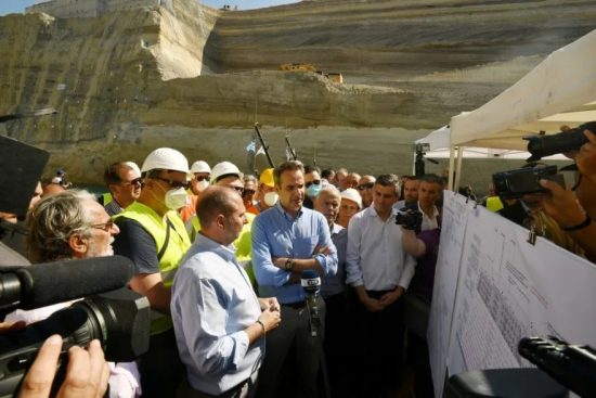 Επίσκεψη Μητσοτάκη στη Διώρυγα της Κορίνθου: Ένα έργο-σύμβολο ταυτισμένο απόλυτα με τον εκσυγχρονισμό της Ελλάδας
