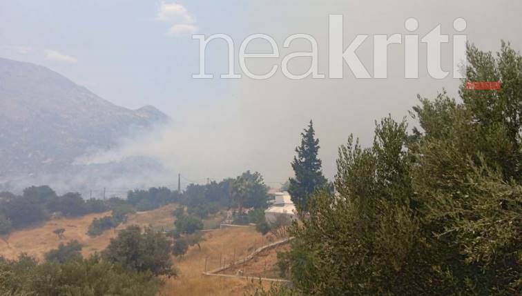 Ρέθυμνο: Φωτιά στην Κρύα Βρύση - Εκκενώνεται ο οικισμός Ορνέ