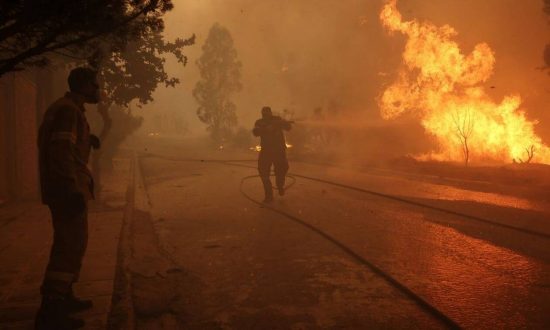 Φωτιά στην Πεντέλη: Αποκαταστάθηκε η διαρροή φυσικού αερίου στην Παλλήνη (upd)