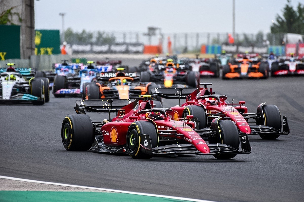 Ferrari: Φταίω εγώ, εσύ ή το νησί;