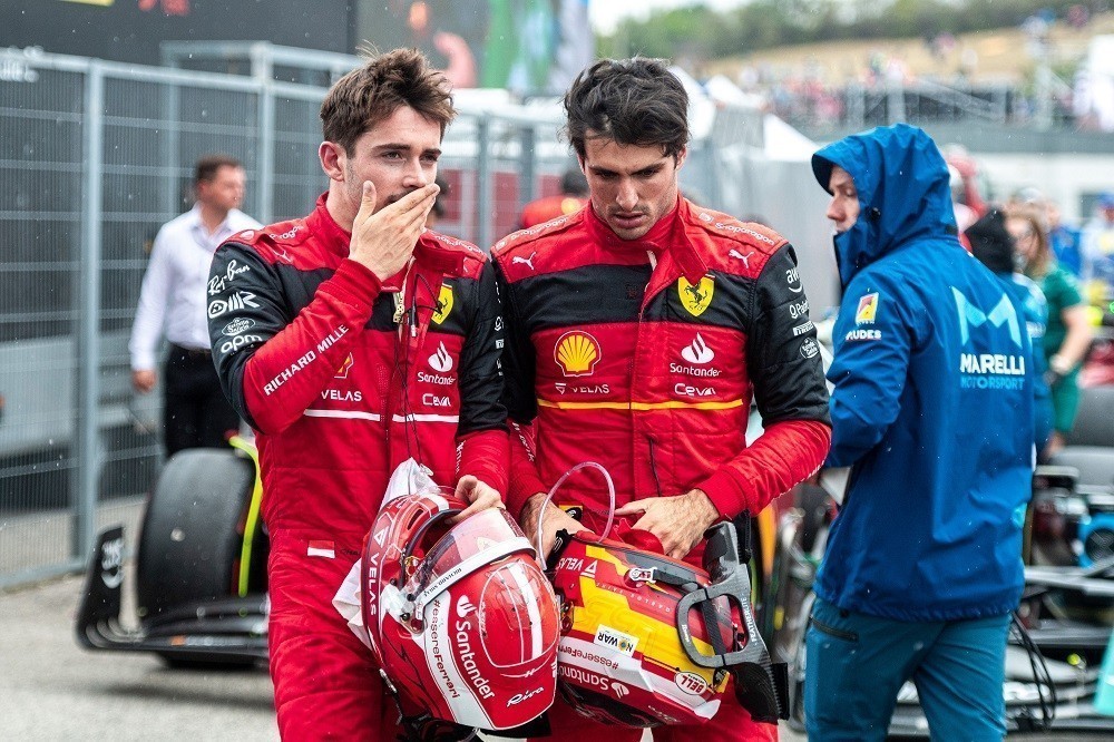 Ferrari: Φταίω εγώ, εσύ ή το νησί;