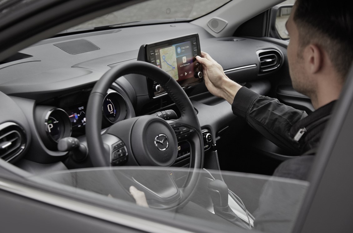 Υβριδικό Mazda2