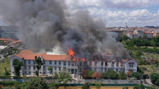 Κωνσταντινούπολη: Καταστράφηκε από την πυρκαγιά το Ελληνικό Νοσοκομείο – Άμεσα η αποκατάσταση δηλώνει ο προεδρικός εκπρόσωπος Καλίν