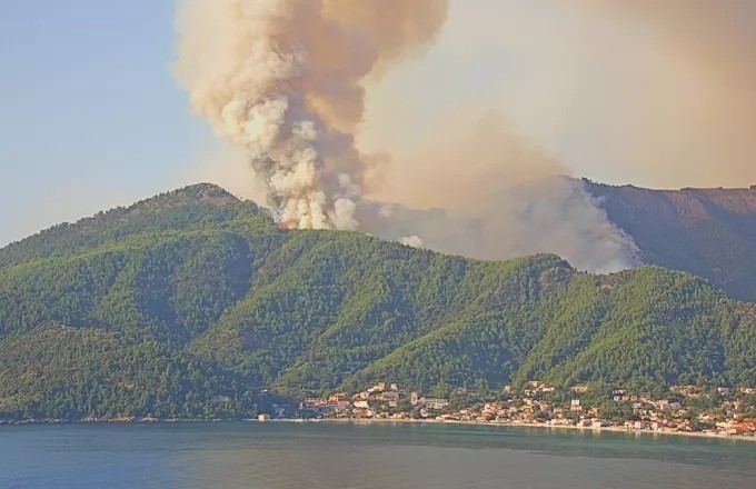 εικόνα από την πυρκαγιά στη Θάσο τον Αύγουστο του 2022
