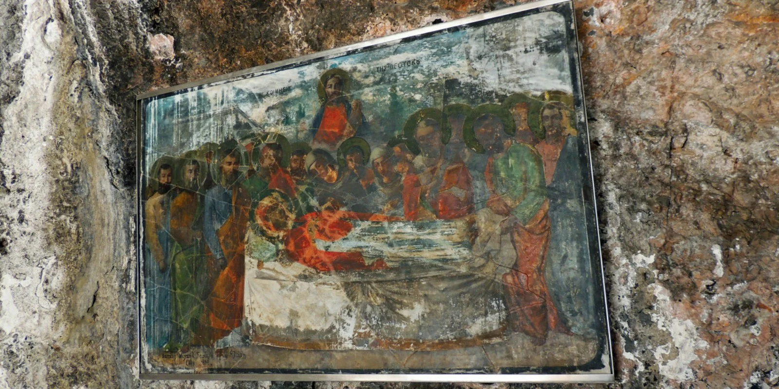 Η προσκυνηματική εικόνα της Κοιμήσεως της Θεοτόκου, που μετά την συντήρηση επανατοποθετήθηκε στην Παναγία Σπηλιώτισσα