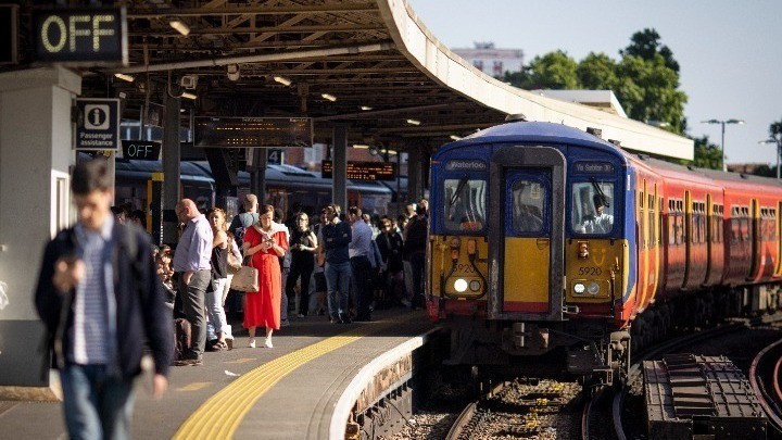 Λονδίνο: Απεργίες αναμένεται να προκαλέσουν παράλυση στο δίκτυο μεταφορών