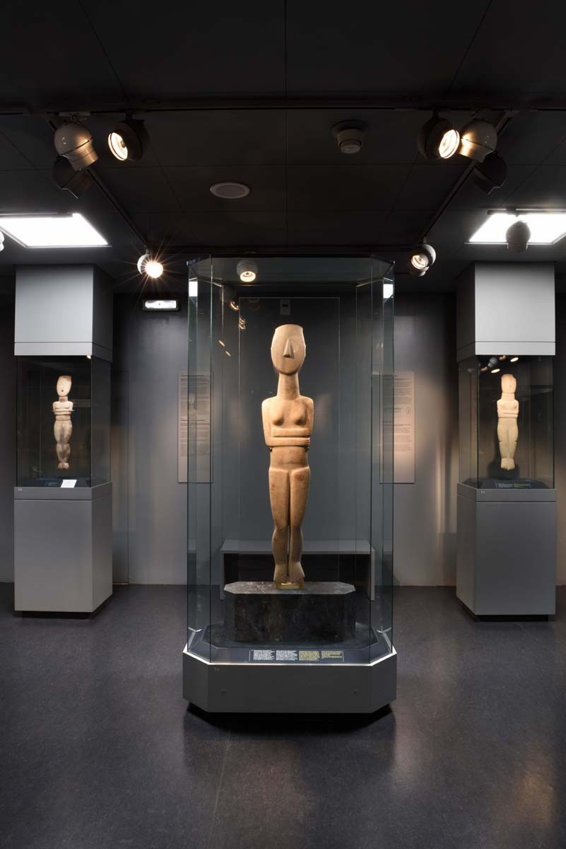 Κυκλαδικά ειδώλια στο Μουσείο Κυκλαδικής Τέχνης