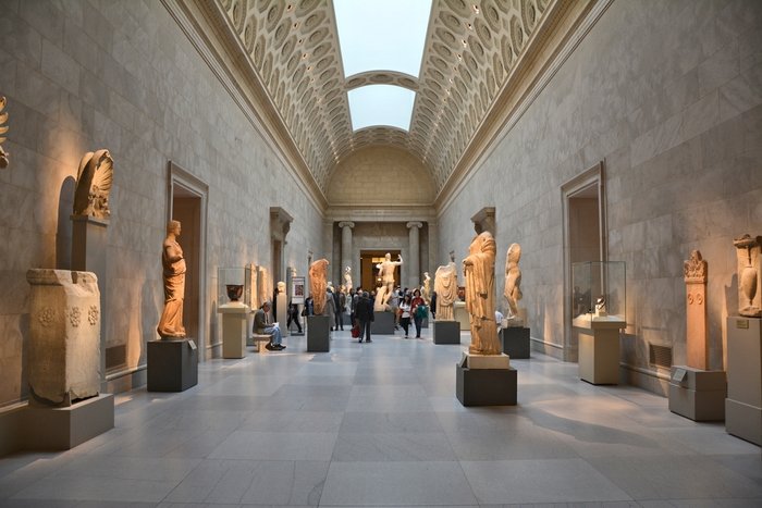 Αίθουσα του Μητροπολιτικού Μουσείου Νέας Υόρκης με ελληνικά εκθέματα