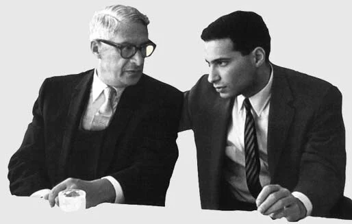 Ο Λέοναρντ Στερν με τον πατέρα του Μαξ Στερν το 1960, μόλις είχε αναλάβει την εταιρεία
