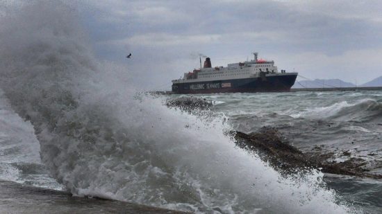 Προβλήματα στις ακτοπλοϊκές συγκοινωνίες από Πειραιά, Ραφήνα και Λαύριο λόγω ισχυρών ανέμων