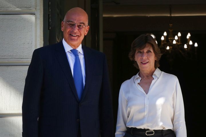 Ο υπουργός Εξωτερικών Νίκος Δένδιας υποδέχεται την υπουργό Εξωτερικών της Γαλλίας, Catherine Colonna