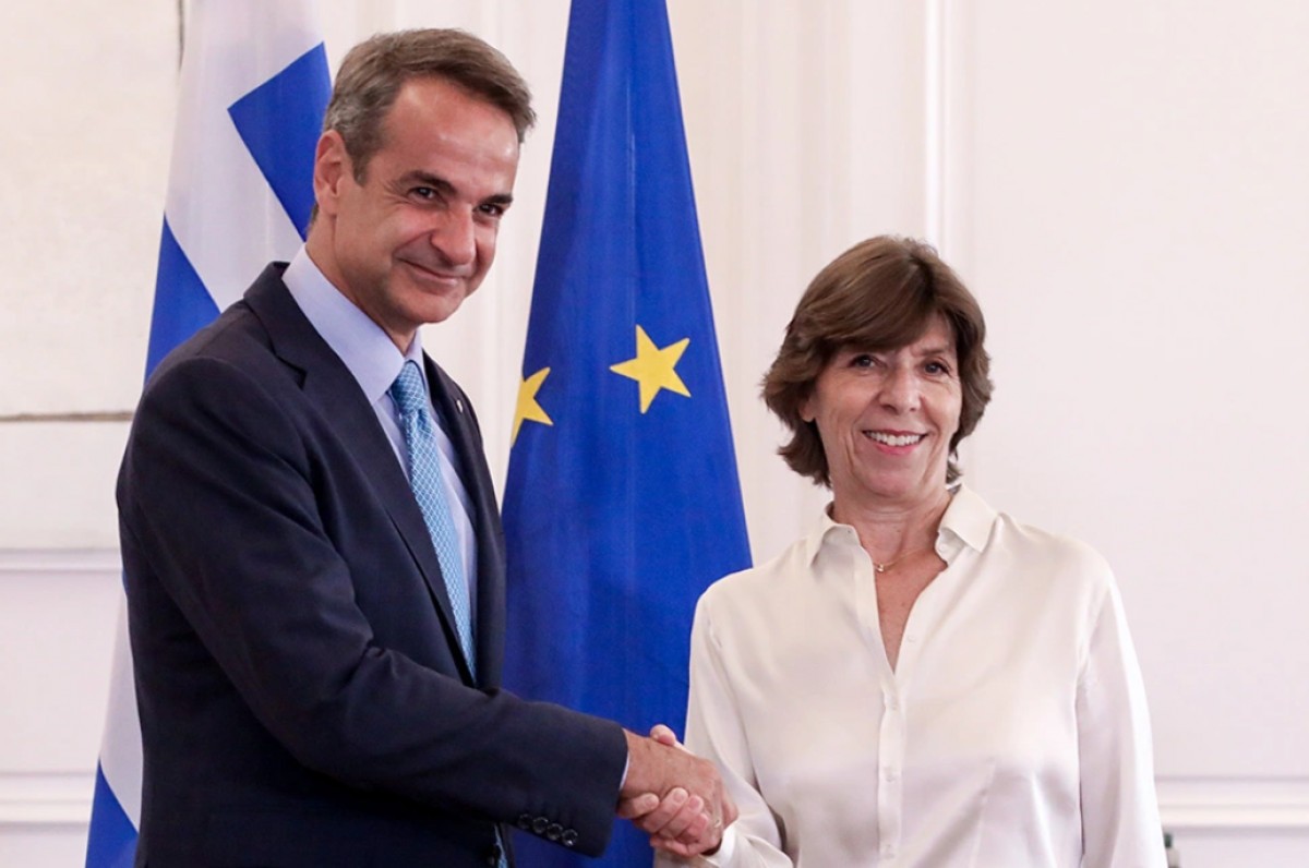 ο πρωθυπουργός Κυριάκος Μητσοτάκης με την υπουργό Εξωτερικών της Γαλλίας, Κατρίν Κολονά