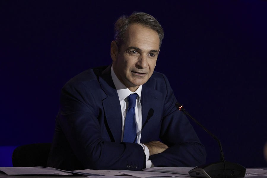 O πρωθυπουργός Κυριάκος Μητσοτάκης απαντάει σε ερωτήσεις δημοσιογράφων, κατά τη διάρκεια συνέντευξης Τύπου, στο συνεδριακό κέντρο 
