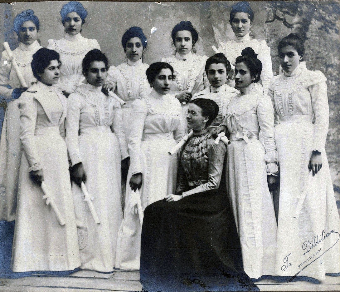 Από την αποφοίτηση της τάξης του 1901 στο Σχολείο Θηλέων του Κολλεγίου Ανατόλια. Αρχείο Κολλεγίου Ανατόλια