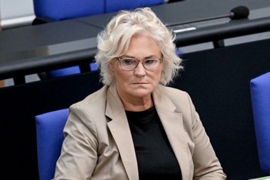 Οι Γερμανοί στέλνουν στο Κίεβο 50 τεθωρακισμένα οχήματα