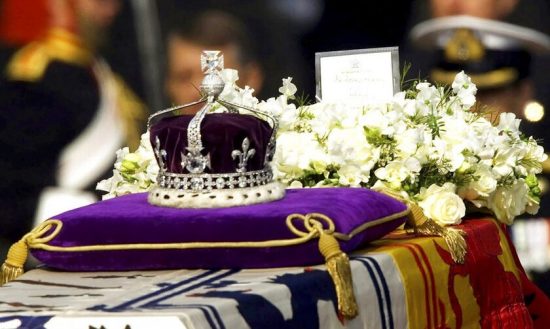 Κηδεία βασίλισσας Ελισάβετ: Περίπου 30 εκατομμύρια τηλεθεατές παρακολούθησαν τη μετάδοση από το BBC