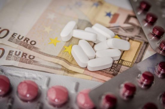 Στα 580 εκατ. ευρώ «σκαρφαλώνει» το clawback λόγω της φαρμακευτικής δαπάνης