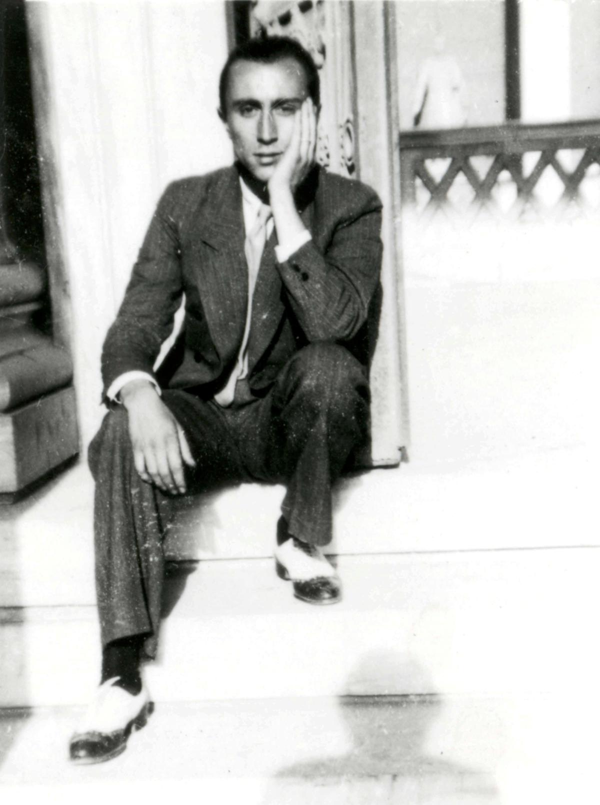 Ο Γιάννης Μόραλης το 1936