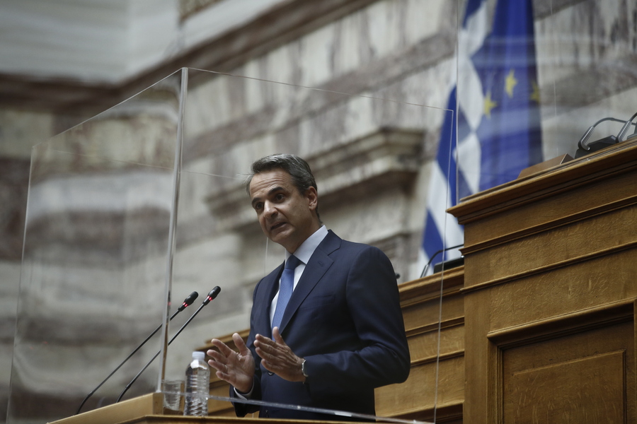 Ο πρωθυπουργός και πρόεδρος της Νέας Δημοκρατίας Κυριάκος Μητσοτάκης μιλάει στη συνεδρίαση της Κοινοβουλευτικής Ομάδας της ΝΔ, στη Βουλή