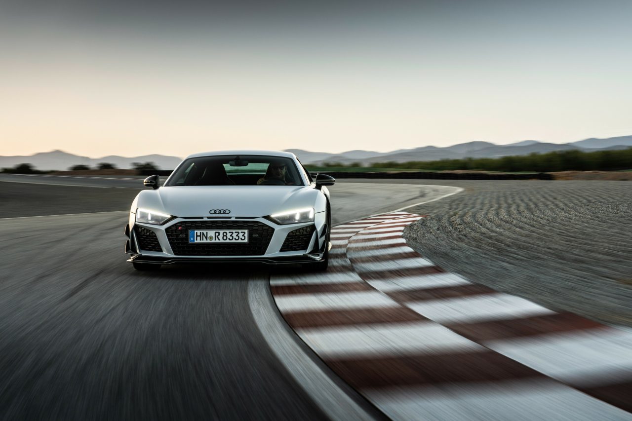 Σπονδή στον οδηγό: Audi R8 V10 GT RWD