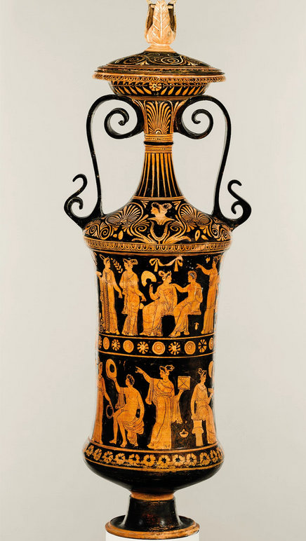 Μία λουτροφόρος, το αγγείο που χρησιμοποιούνταν κατά τις τελετές του γάμου, περίπου 340-330 π.Χ.