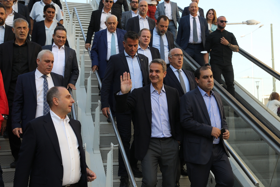 Ο πρωθυπουργός Κυριάκος Μητσοτάκης παρευρίσκεται στην τελετή εγκαινίων των νέων σταθμών της Γραμμής 3 του Μετρό στον Πειραιά
