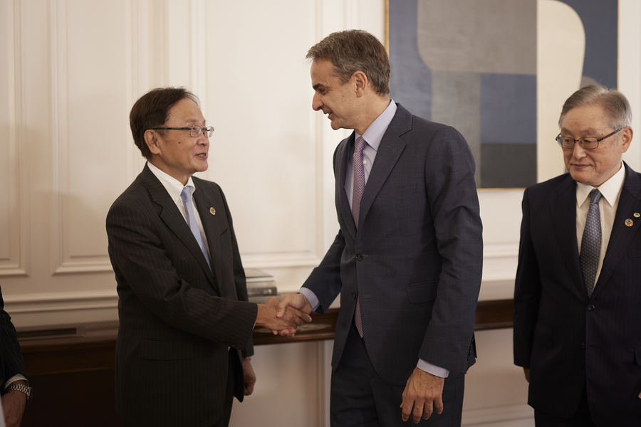 Ο πρωθυπουργός Κυριάκος Μητσοτάκης συναντήθηκε με αντιπροσωπεία μεγάλων επιχειρήσεων από την Ιαπωνία στο Μέγαρο Μαξίμου