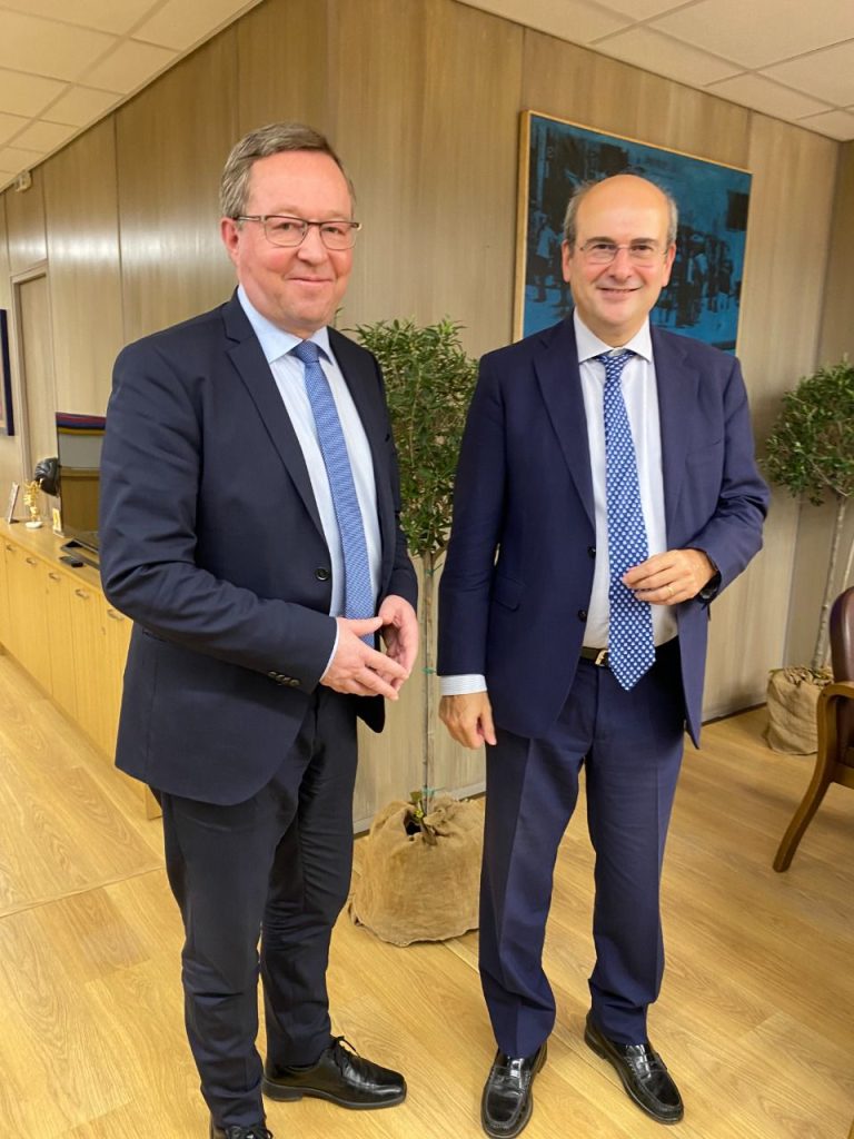 Ο υπουργός Εργασίας και Κοινωνικών Υποθέσεων, Κωστής Χατζηδάκης, συναντήθηκε σήμερα με τον υπουργό Οικονομικών Υποθέσεων και Απασχόλησης της Φινλανδίας, Mika Lintilä