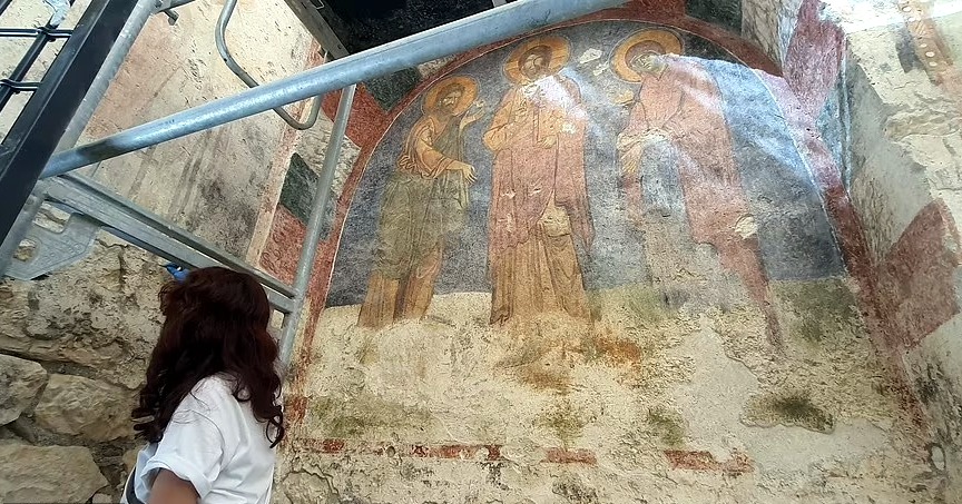 Αποκάλυψη τοιχογραφίας με τον Χριστό