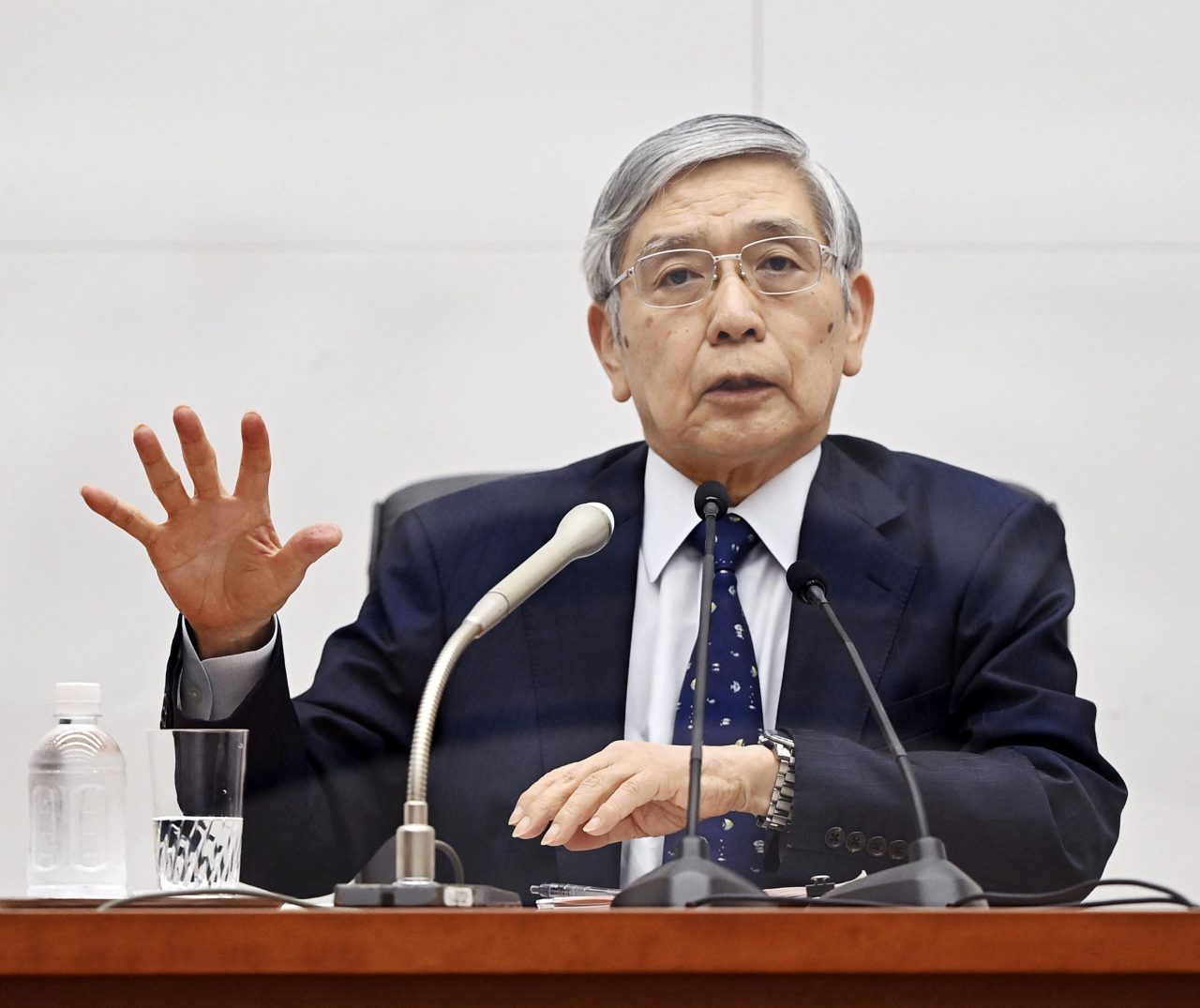 Haruhiko Kuroda, Διοικητής Τράπεζας της Ιαπωνίας