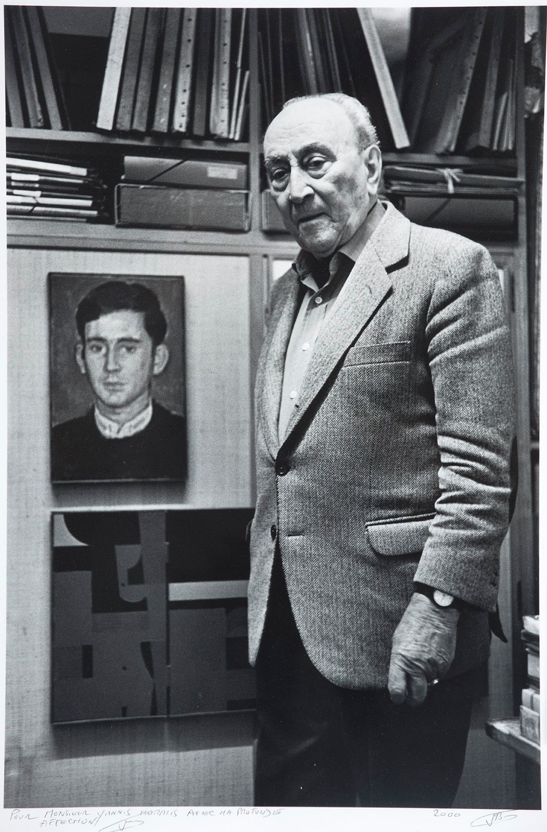 Ο Γιάννης Μόραλης στο εργαστήρι του