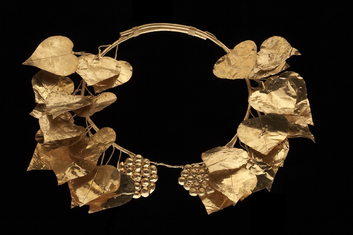Χρυστό στεφάνι κισσού από την Νέα Απολλωνία Θεσσαλονίκης, 350-325 π.Χ.
