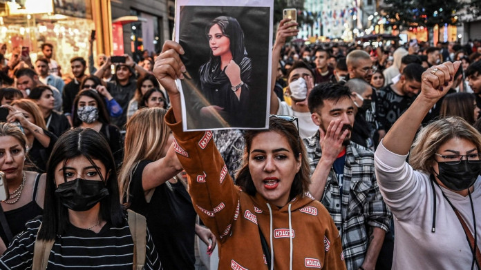 διαδηλωτές στο Ιράν