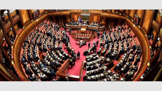 Αντιδράσεις για τον νέο Ιταλό υφυπουργό Υποδομών – Φωτογραφήθηκε φορώντας σβάστικα
